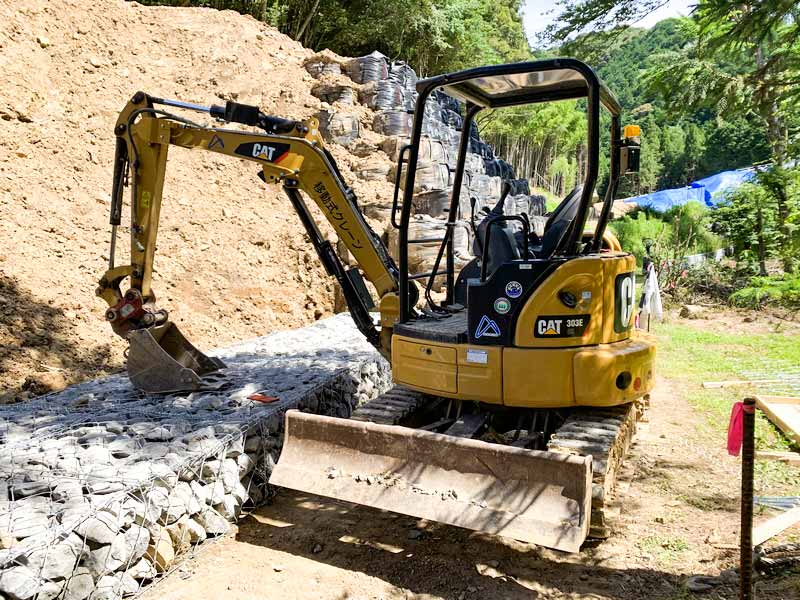 ミニ油圧ショベル