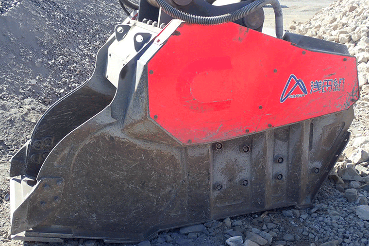 がれき類破砕機